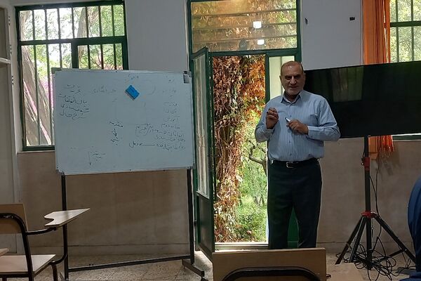 حضور مشاور وزیر امور تشکل‌ها در جمع خبرنگاران روایت مدرسه