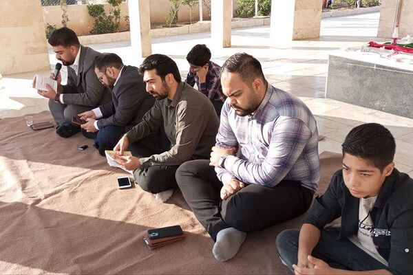 غبارروبی مزار شهدای گمنام در رودهن 