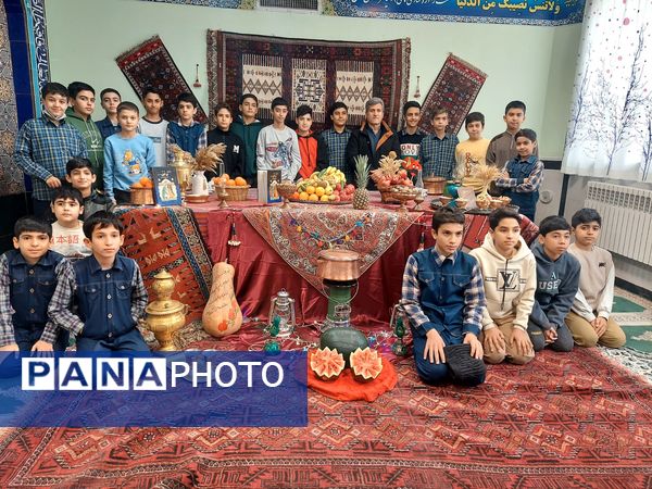 جشن یلدایی در مدرسه شهدای فرهنگی شهرستان شیروان