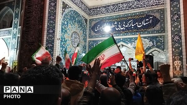 تجدید بیعت با رهبری توسط مردم نیشابور 