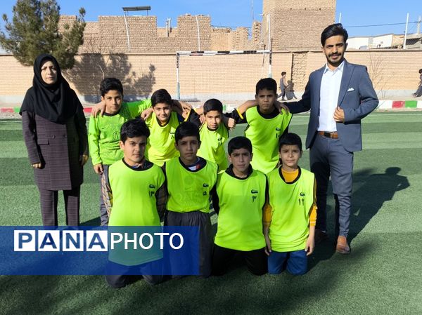 مسابقات فوتبال دبستان شهید پسندیده روستای فدافن شهرستان کاشمر 