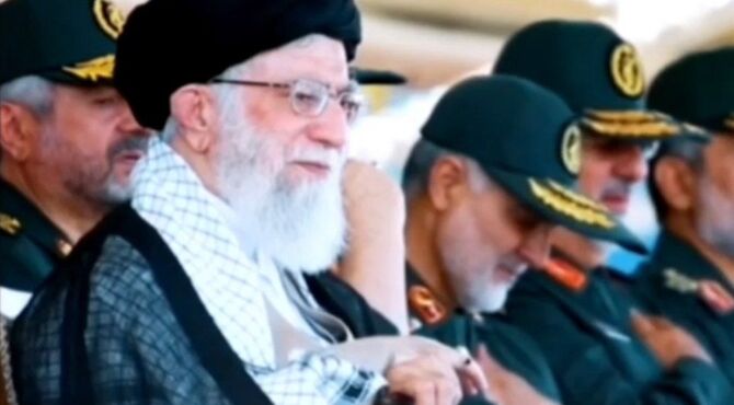 نقشه‌ راهِ عبور از بحران؛ نگاهی تازه به بیانات رهبر