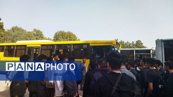 گذری کوتاه بر اهدای جوایز در اردوی جدید الورودهای شاهد ابوذر غفاری 