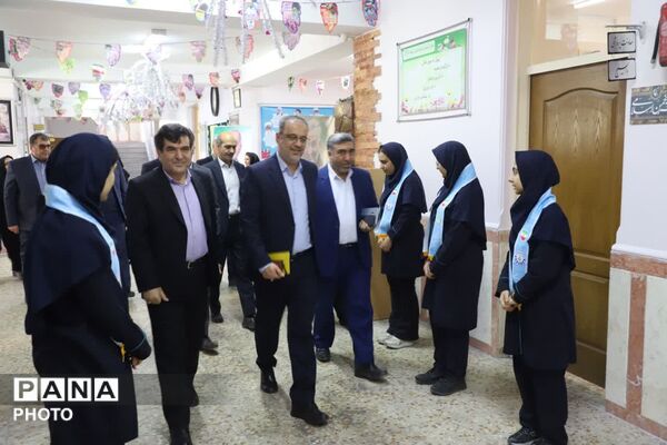 مطالبات بی‌واسطه شورای دانش‌آموزی مدرسه شهید مسافری تبریز با مسوولان وزارت آموزش و پرورش 