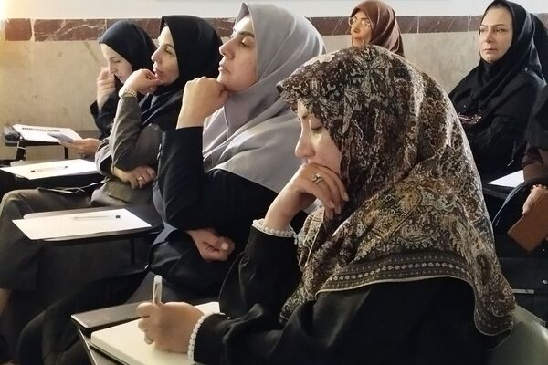 برگزاری مینی دوره هوش مصنوعی در دبیرستان حکمت بهارستان‌دو