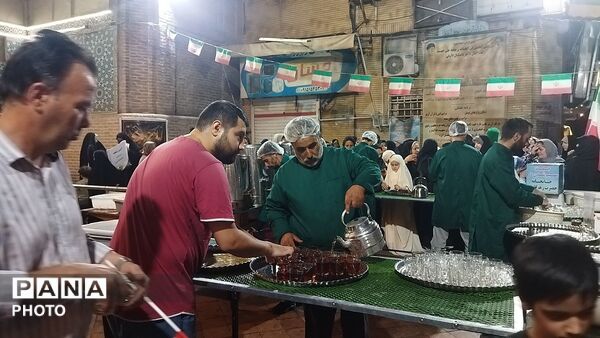 چایخانه فاطمه الزهرا در صد و پنجمین شب از اجتماعات مردمی 