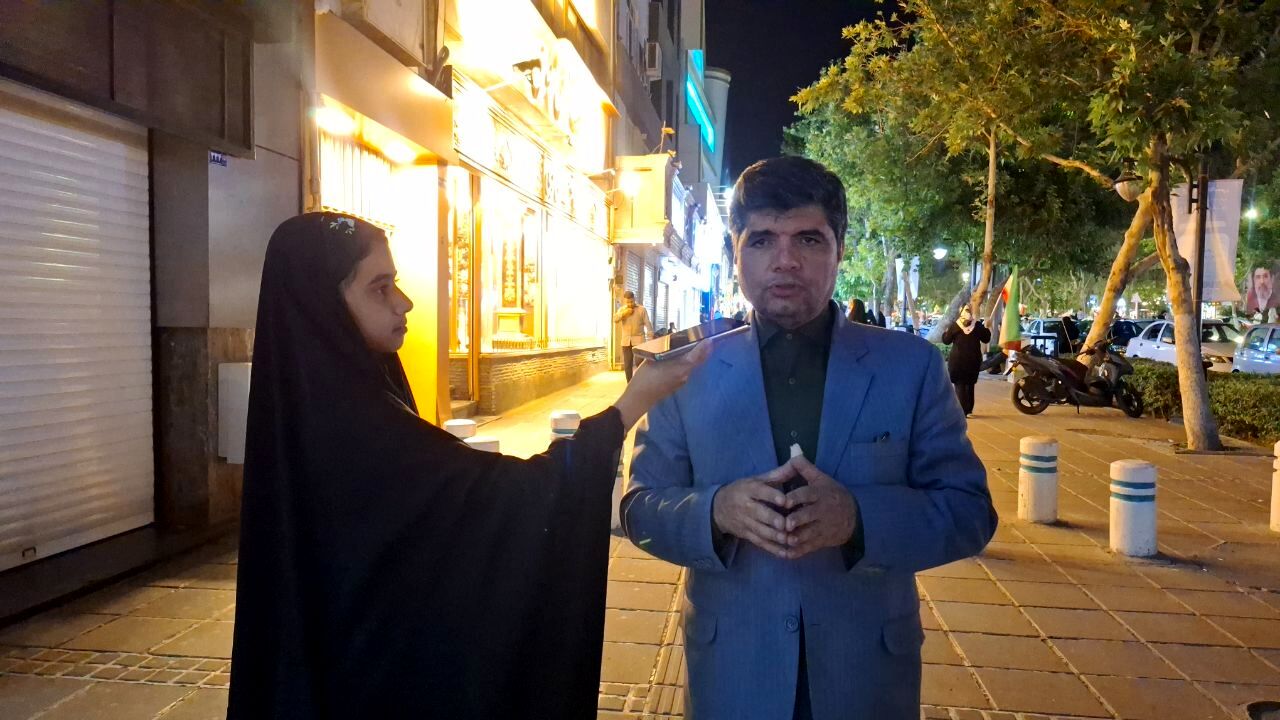همبستگی مردم رمز عبور از مشکلات و تداوم پیروزی‌هاست