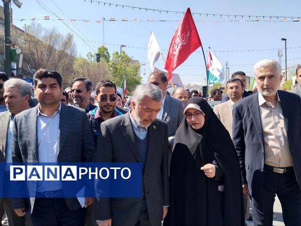 حضور مسولان آموزش و پرورش خراسان رضوی در راهپیمایی روز قدس