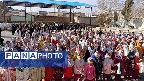 آوای وفاداری نسل جدید؛ سرود دانش‌آموزان شهید بهمنی خلیل آباد در دهه فجر