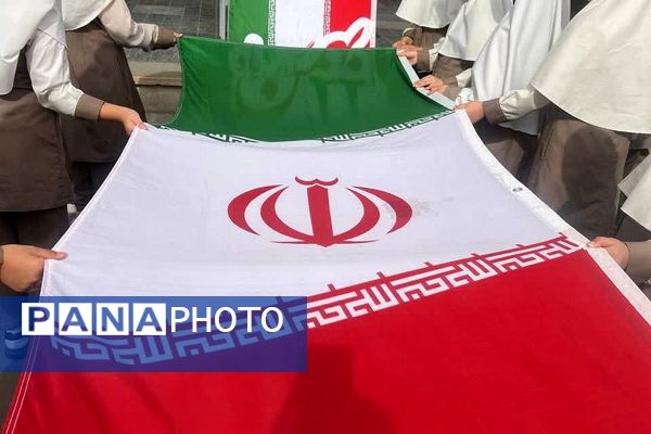  آیین گرامیداشت انقلاب اسلامی در مدارس رباط‌کریم