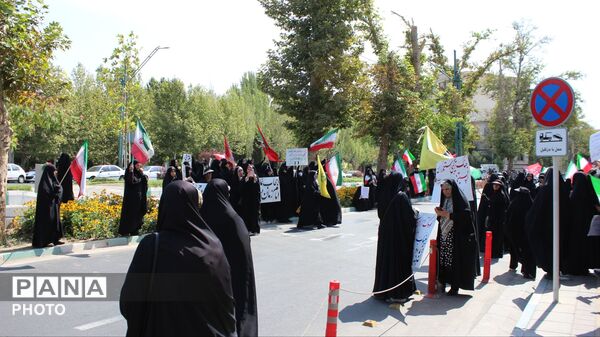 تجمع خودجوش زنان انقلابی در حمایت از حجاب