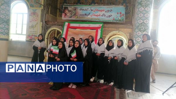 نمایشگاه شهدایی وروایتگری راوی دفاع مقدس در گلزار شهدای شهر بار نیشابور 