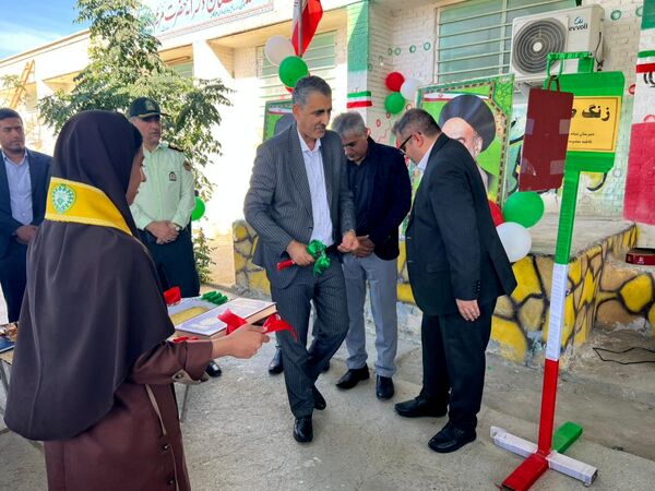 «زنگ صبر» در مدارس سیریک نواخته شد