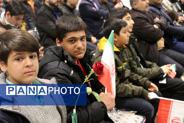 حضور پیشتازان در یادواره یکهزار شهید فرهنگی و دانش‌آموز استان قم