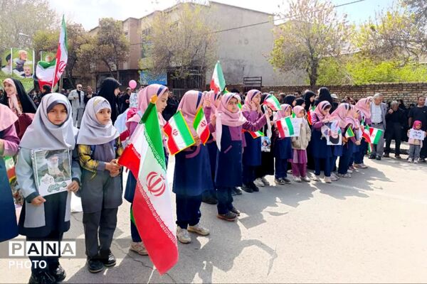 حضور دختران استهبانی به یاد دختران میناب در روز قدس