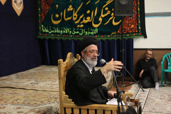 مجلس سوگواری ظهر شهادت امام رضا(ع) در مدرسه رویش کاشان