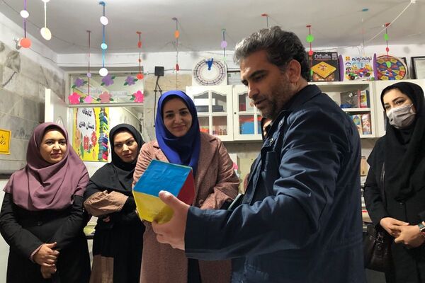 اجرای طرح «بازی–یادگیری» با حضور معاون آموزشی آموزش و پرورش شهرستان قدس در دبستان هدی