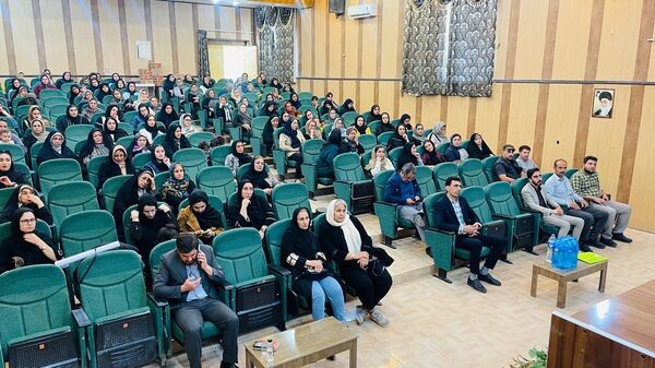 برگزاری جلسه انجمن اولیاء و مربیان دبستان معلم 