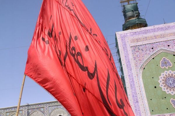 حرم مطهر رضوی غرق در ماتم اباعبدالله الحسین(ع)