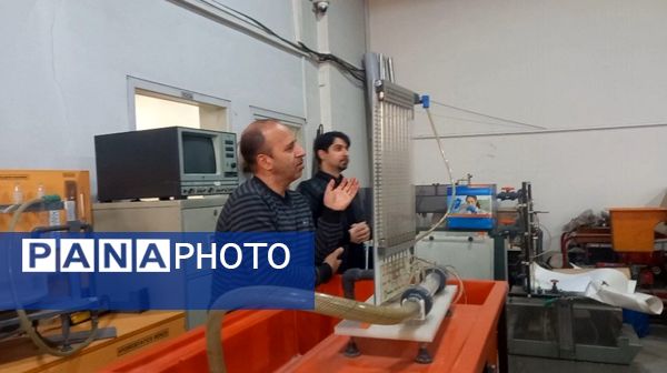 بازدید دانش‌آموزان مدارس هیأت امنایی فرزانگان و شهدای مدافع حرم از دانشگاه صنعتی شریف 