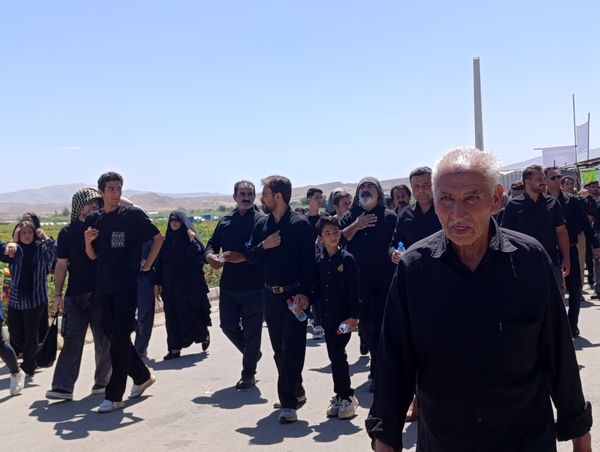 عاشورای حسینی در آشخانه و ۷۲ دیگ غذای نذری