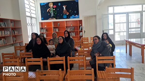 "یک قاب لبخند" به مناسبت روز خانواده