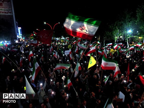 صدای ایستادگی در شب‌های خیابان