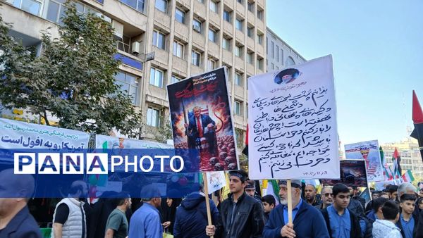 قاب‌هایی از خروش نسل بیدار