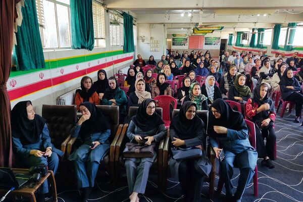 انتخابات انجمن اولیا و مربیان در دبیرستان دخترانه گراشی ناحیه۳