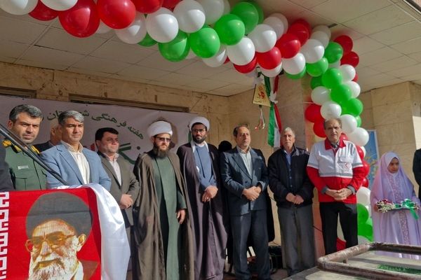 آیین نواخته شدن زنگ انقلاب اسلامی در مدرسه آیت‌الله خامنه‌ای قرچک