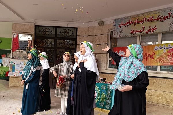 حضور پر شور دانش آموزان ناحیه دو شهرری در جشن نیمه شعبان و ایرانمون