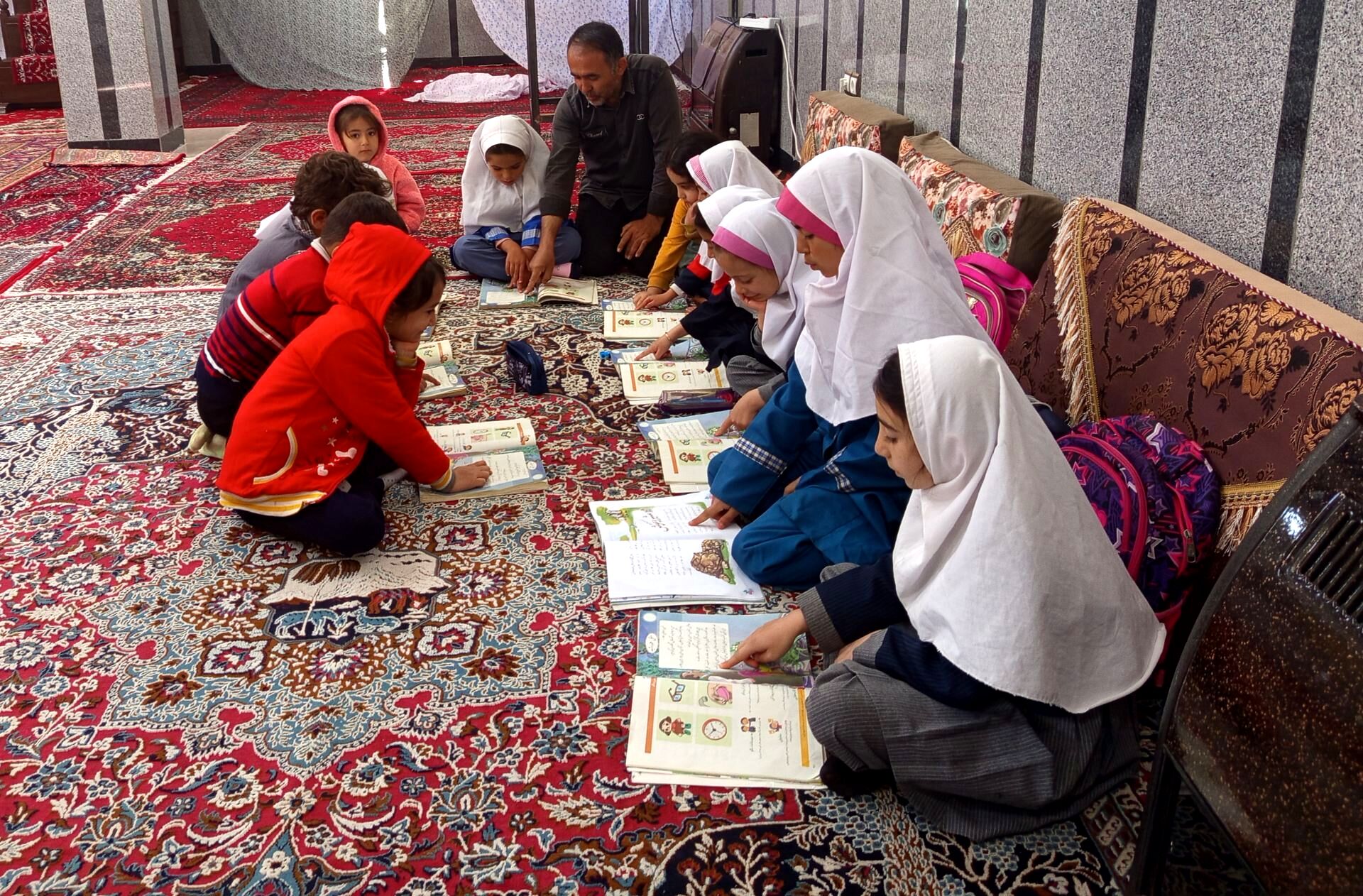 نمی‌توانیم اجازه دهیم شرایط سخت، مسیر یادگیری دانش‌آموزان را متوقف کند