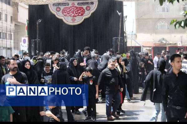 ظهر تاسوعا در جوار حرم مطهر رضوی