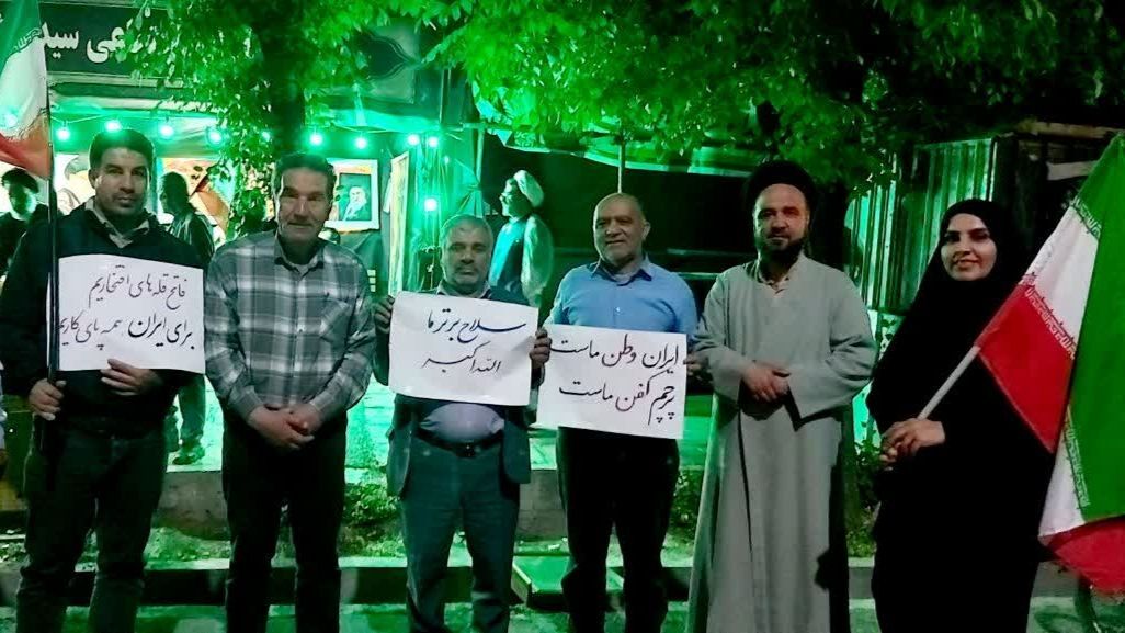 چراغ موکب‌ها در اجتماعات شبانه روشن است