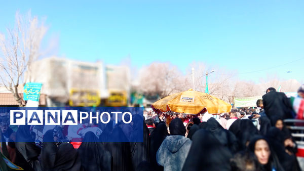 حضور حماسی مردم شهرضا در راهپیمایی 22 بهمن