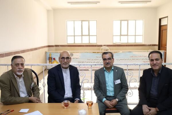 بازدید مدیرکل آموزش و پرورش از برگزاری امتحانات نهایی در یزد