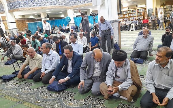 تجدید میثاق سرپرست آموزش وپرورش منطقه پردیس با شهدای گمنام