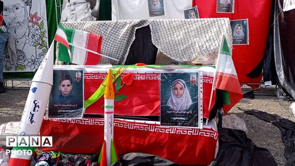 گرامیداشت شهدای مدرسه میناب در گرگان