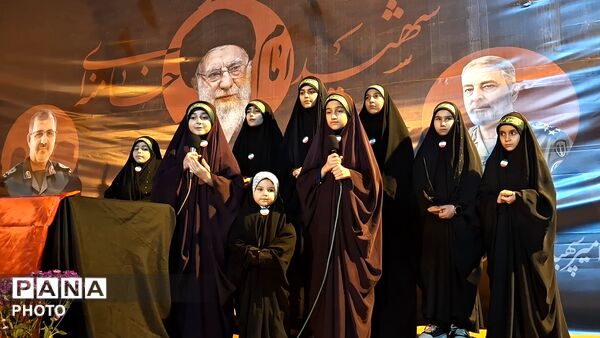 آیین وداع با پیکر دانش آموز شهید محمد حسین دهقان در قم