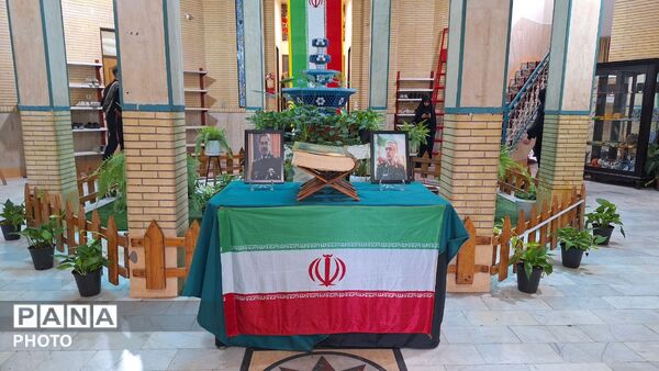 محفل نورانی انس با قرآن کریم به پاسداشت یاد رهبر شهید