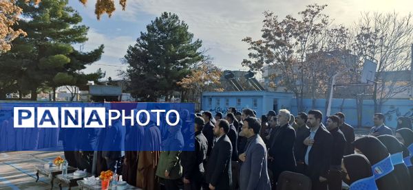 دبیرستان هاجر(س) میزبان زنگ انقلاب 