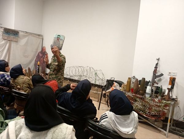 بازدید دانش‌آموزان پایه نهم سروقد از باغ موزه مشهد