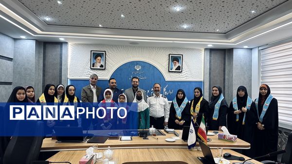 نشست صمیمانه قائم‌مقام سازمان دانش‌آموزی کشور با نمایندگان دانش‌آموزان پیشتاز وخبرنگاران‌پانای استان مرکزی