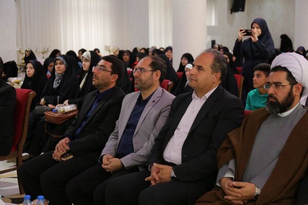 آیین تجلیل از برگزیدگان جشنواره قرآن عترت و نماز آذربایجان شرقی