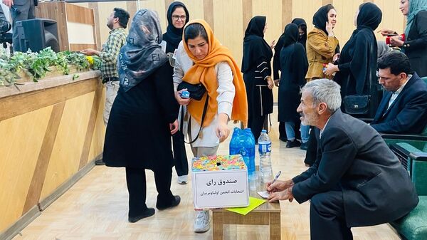 برگزاری جلسه انجمن اولیاء و مربیان دبستان معلم 