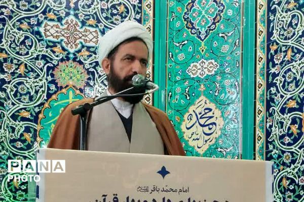 اقامه باشکوه نماز وحدت‌آفرین جمعه در فیروزکوه