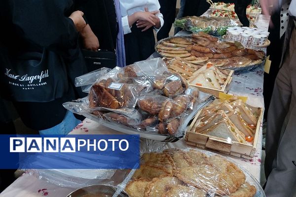 برگزاری جشنواره غذا در آموزشگاه الهام ناحیه دو شهرری 