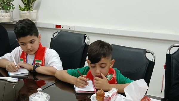 دیدار رئیس سازمان دانش‌آموزی و دانش‌آموزان پیشتاز و خبرنگاران پانا با رئیس سازمان تأمین اجتماعی محمودآباد 