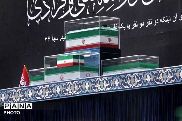وداع با پیکر مطهر امام شهید در مصلای تهران