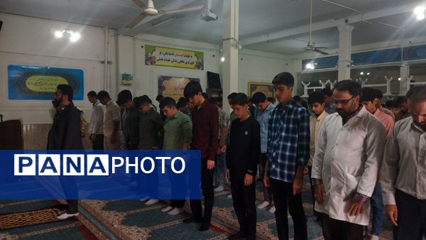 اولین نماز جماعت دبیرستان شاهد ابوذر غفاری در سال تحصیلی جدید 